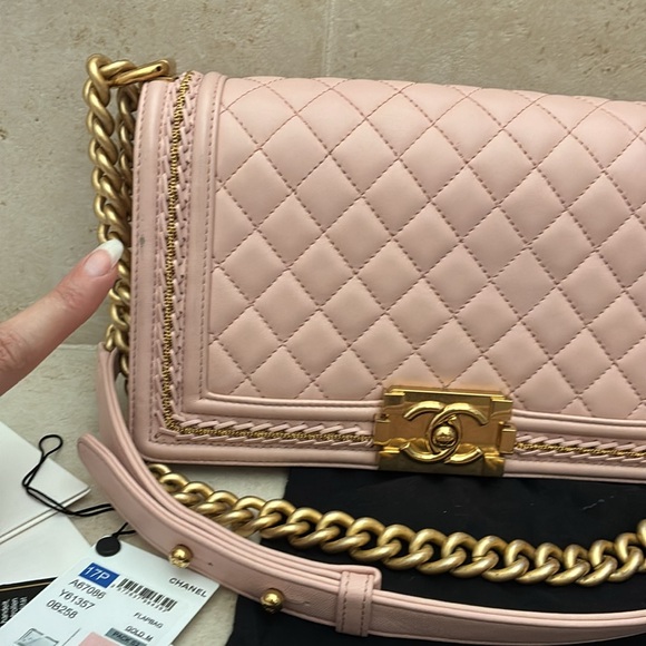 Chanel pink medium boy bag- matte gold chain - Picture 15 of 17